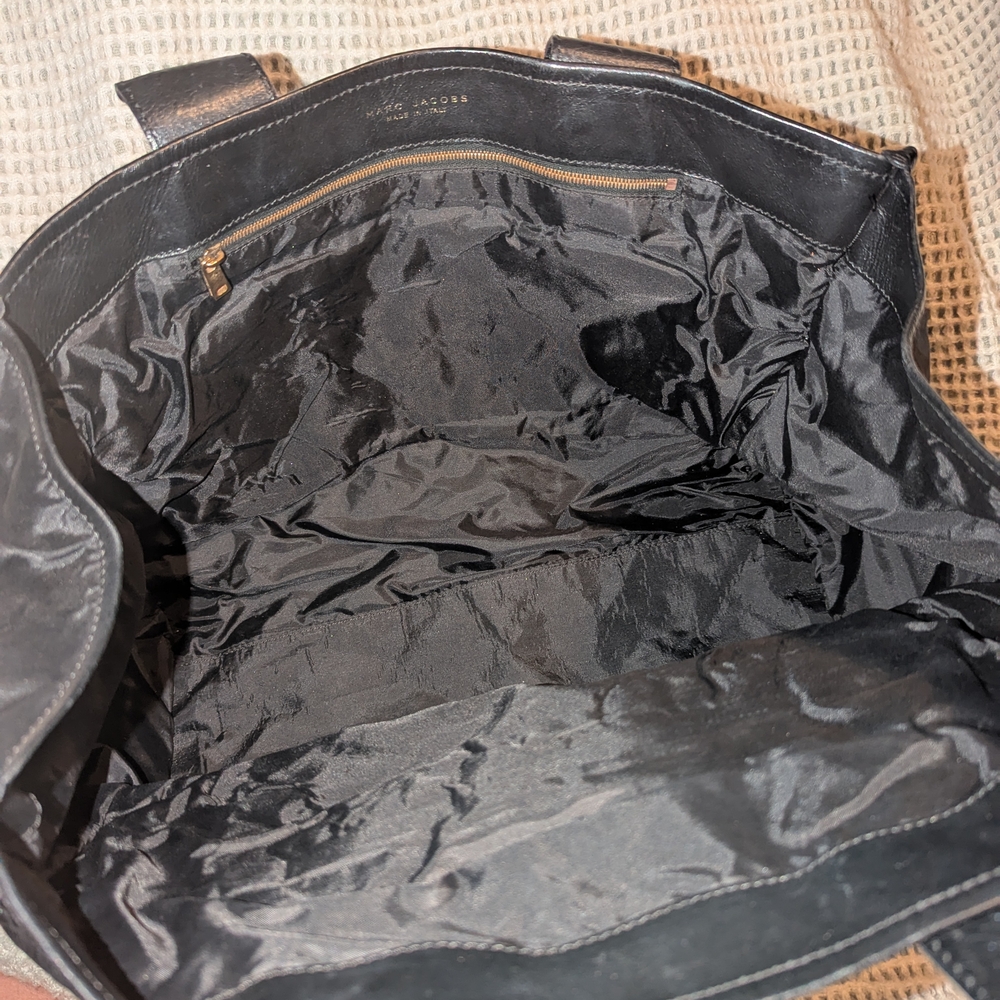 Marc Jacobs Black Quilted Tote Bag - Picture 2 of 2